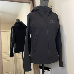 ARC’Teryx women’s Gamma LT Hoody Amazing new condition size M
